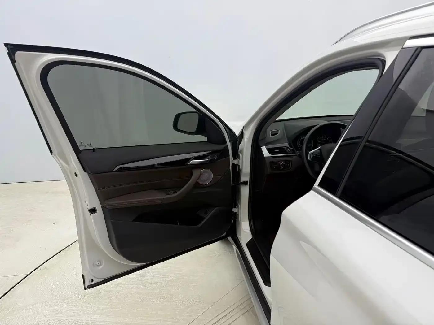 BMW X1 2022 sDrive20Li Fashion Edition — миниатюра 9