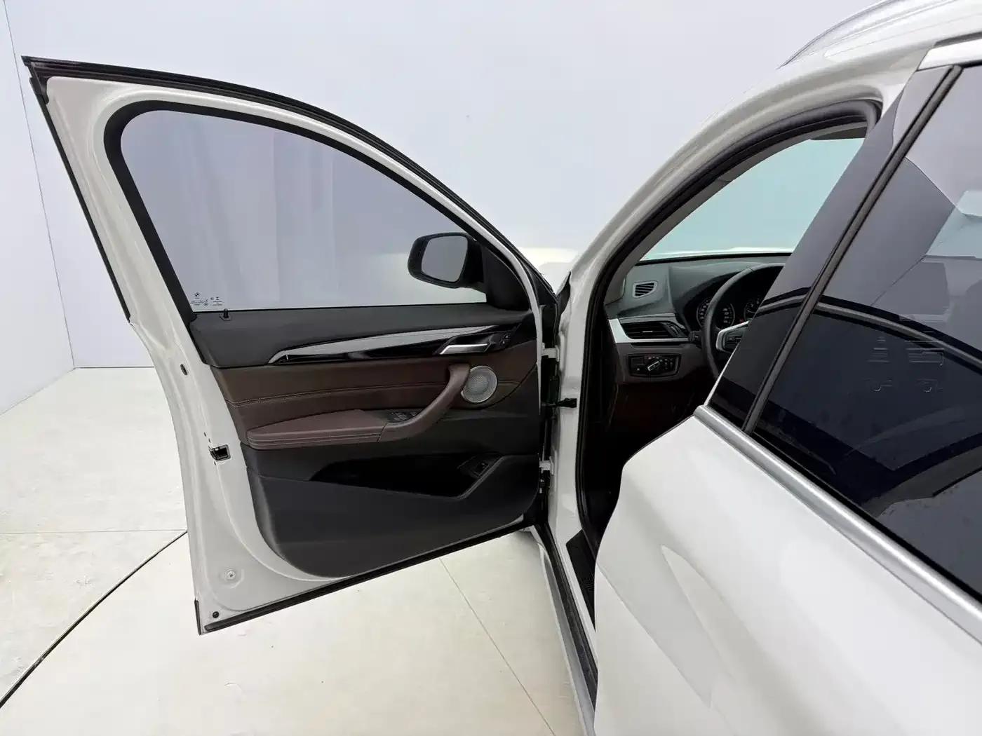 BMW X1 2022 sDrive20Li Fashion Edition — миниатюра 18