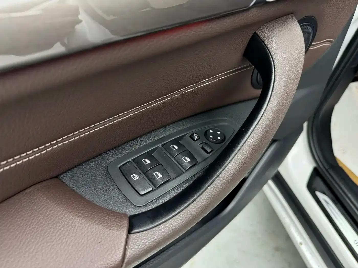 BMW X1 2019 xDrive20Li Premium — миниатюра 13