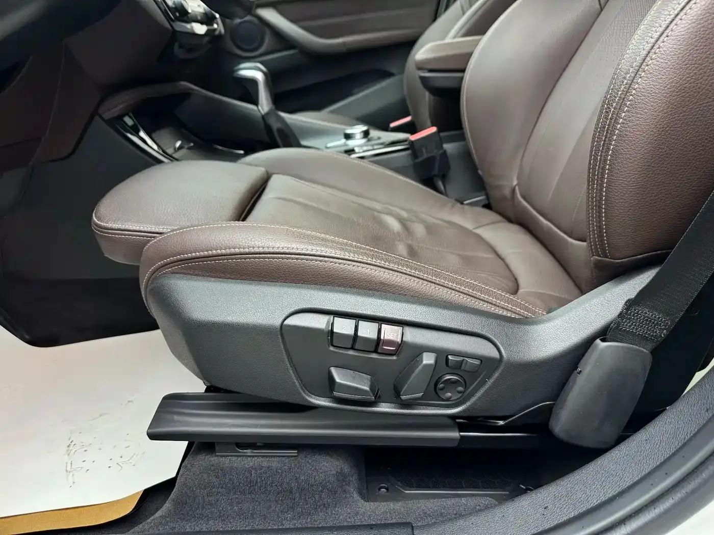 BMW X1 2019 xDrive20Li Premium — миниатюра 14