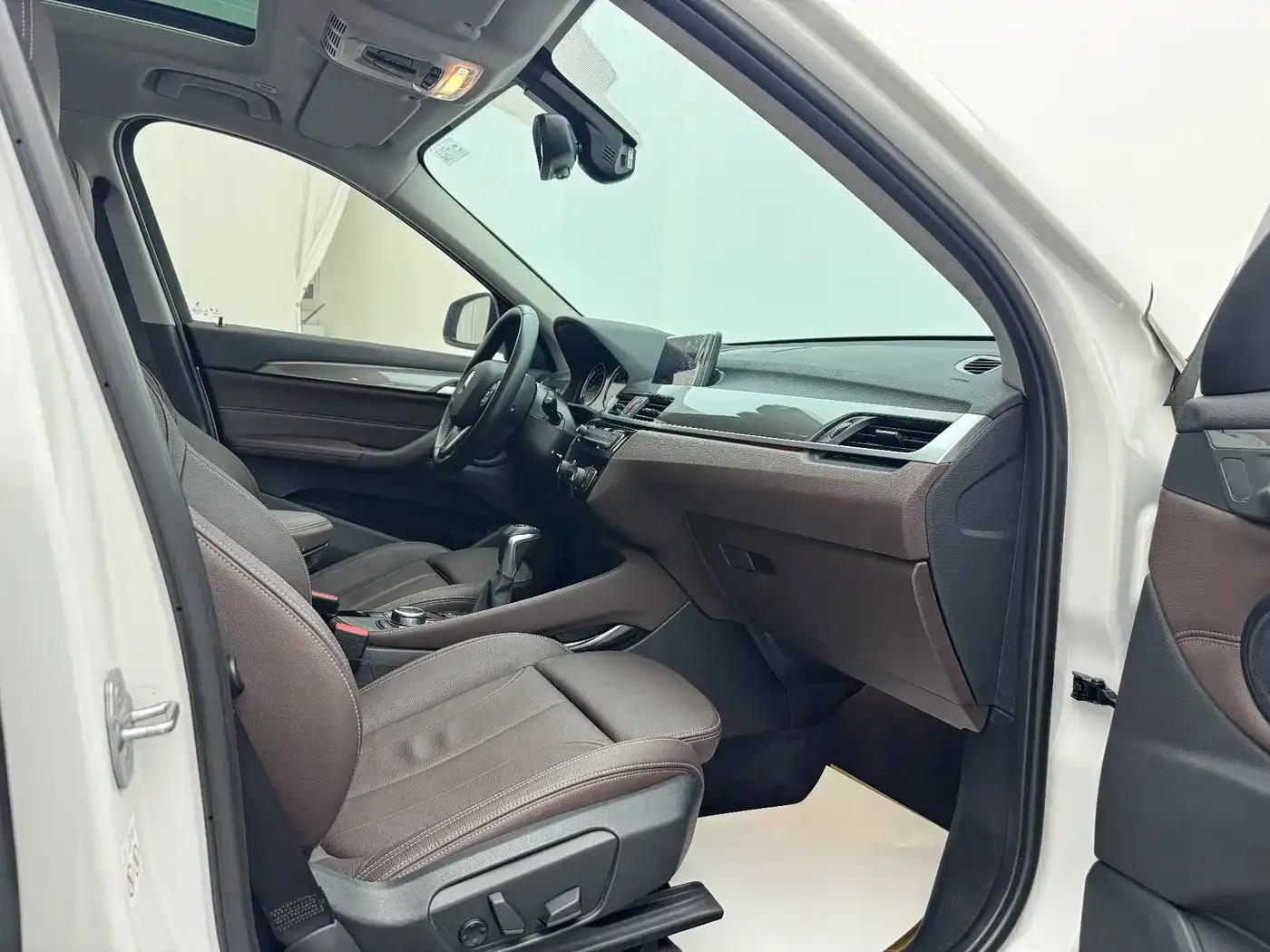 BMW X1 2019 xDrive20Li Premium — миниатюра 20