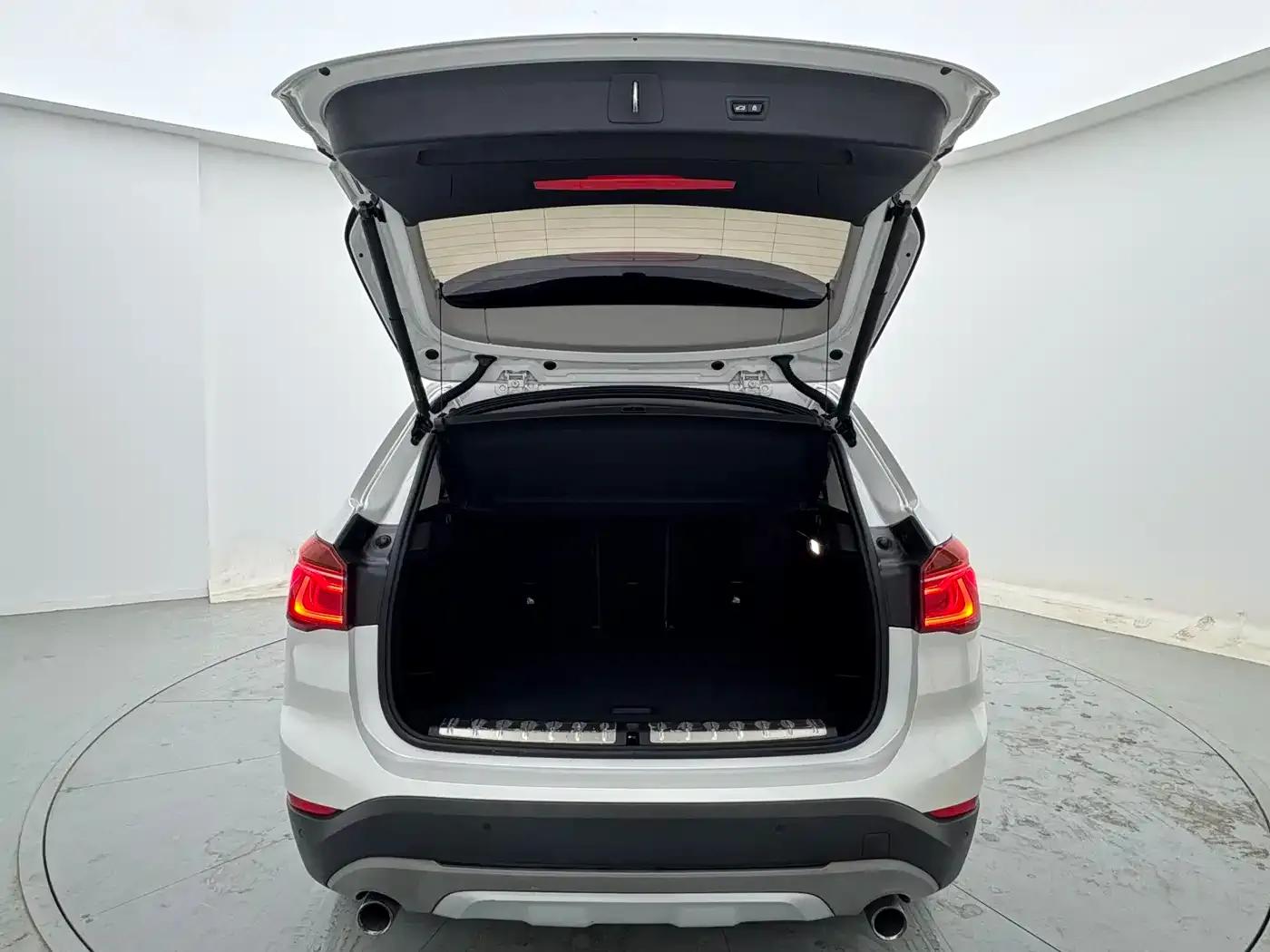 BMW X1 2019 xDrive20Li Premium — миниатюра 31