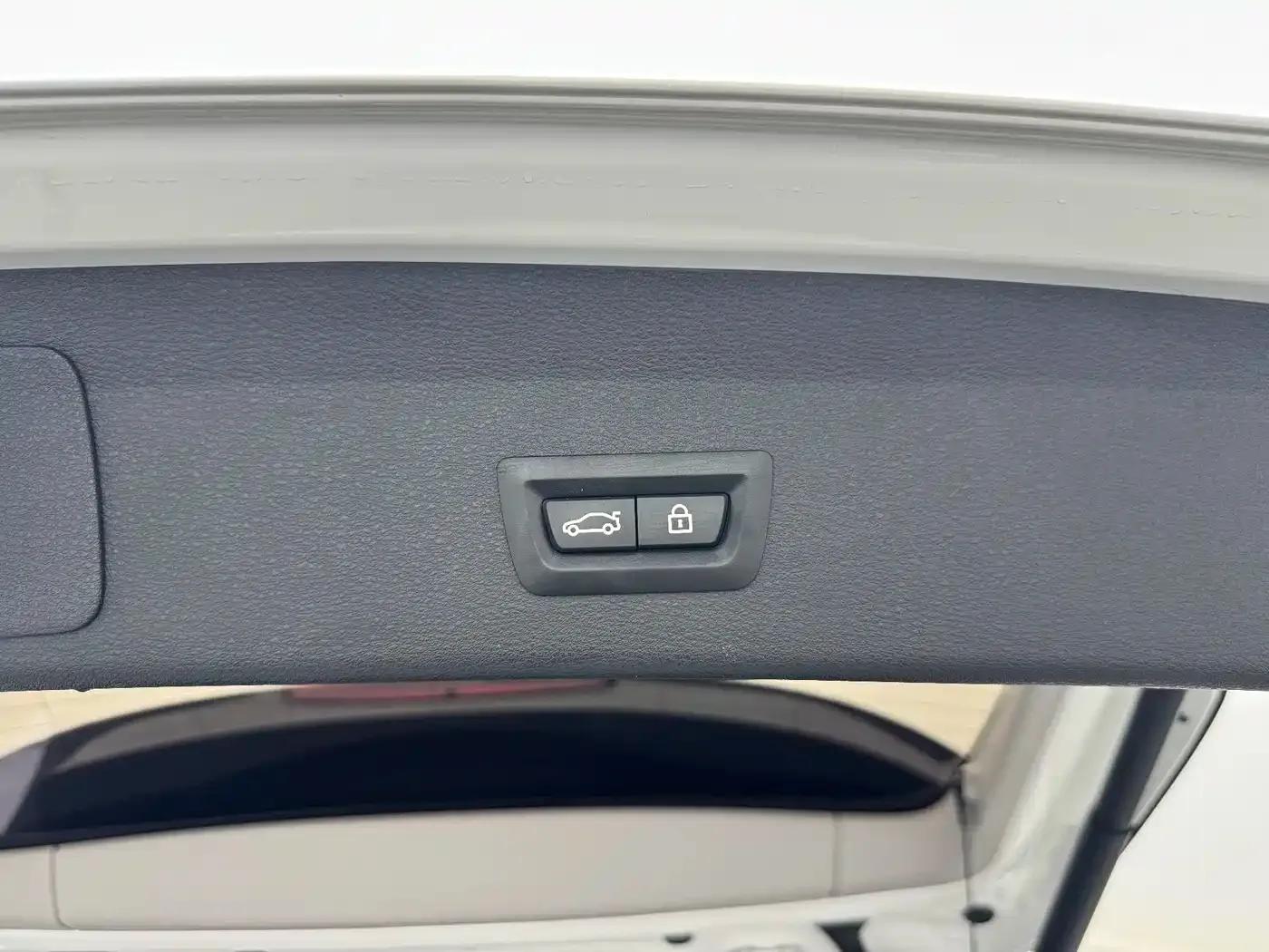BMW X1 2019 xDrive20Li Premium — миниатюра 32