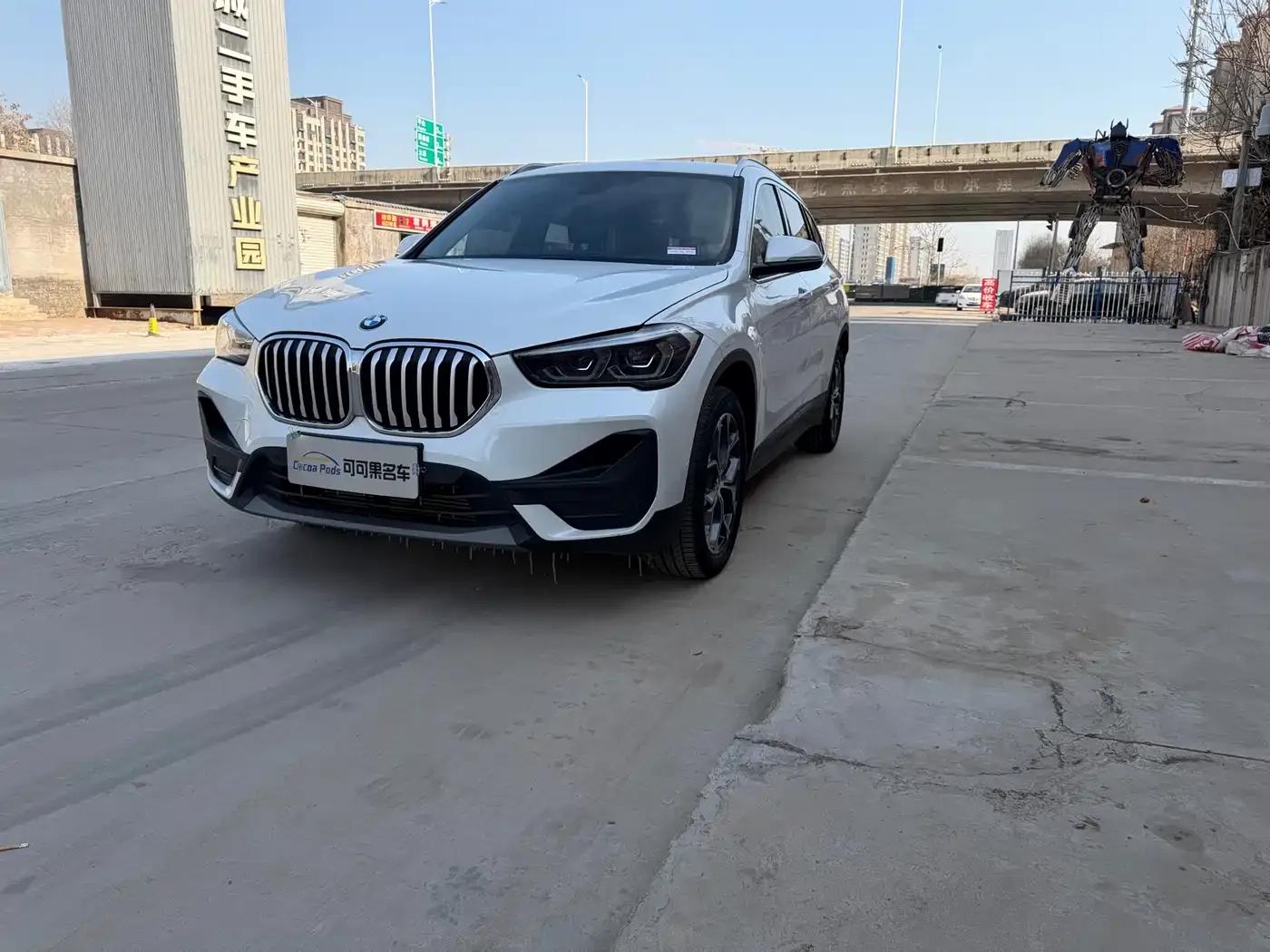 BMW X1 2022 sDrive25Li Leading Edition — миниатюра 1