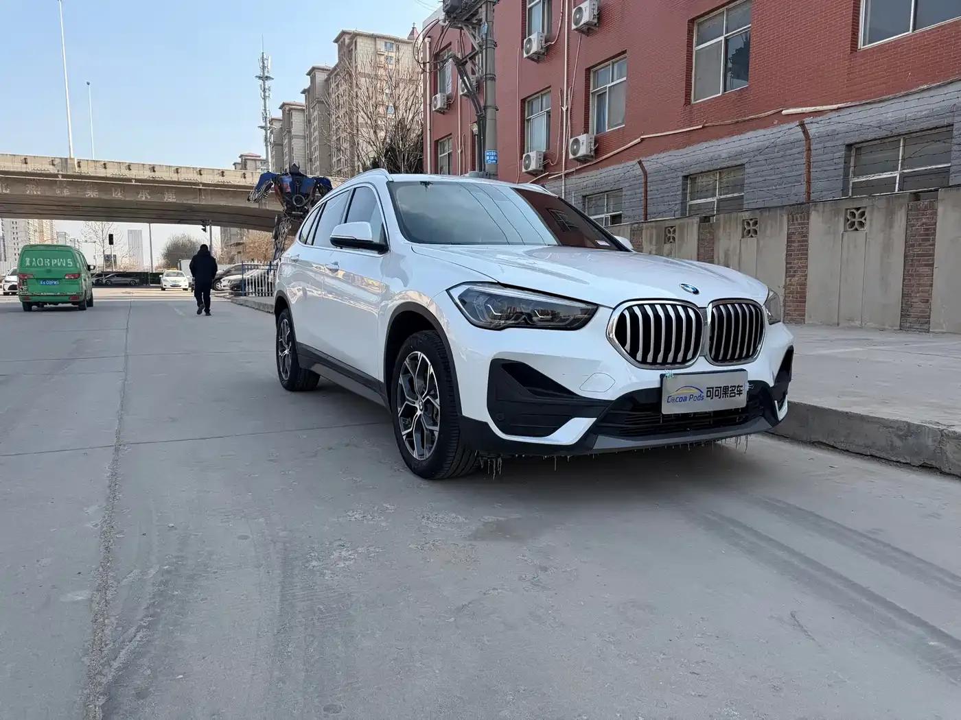 BMW X1 2022 sDrive25Li Leading Edition — миниатюра 2