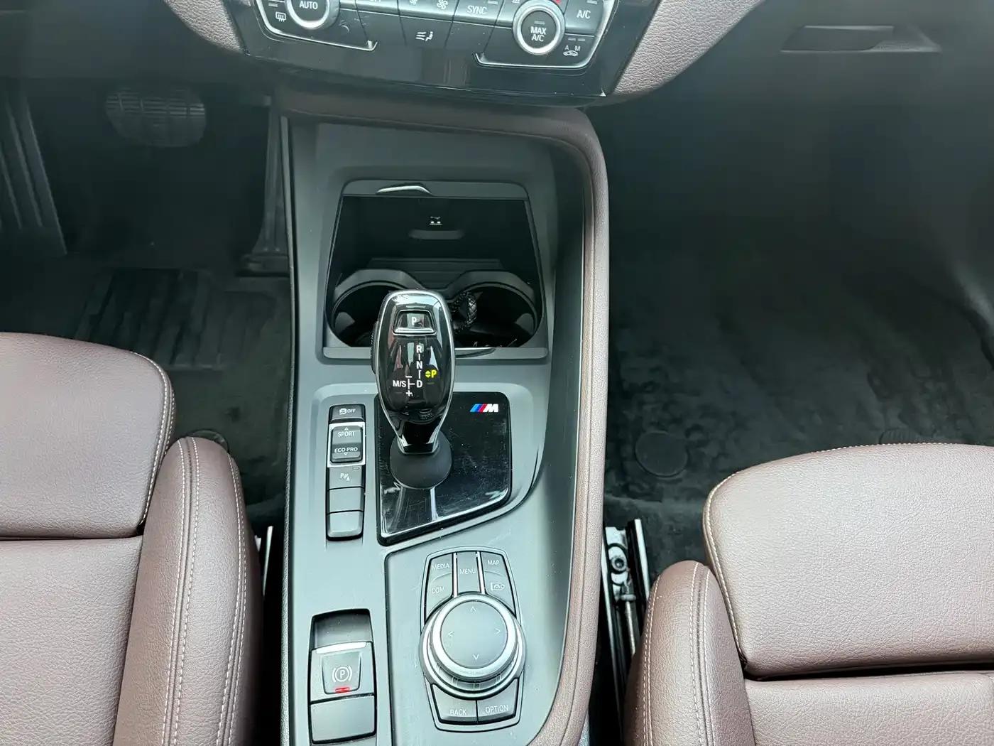 BMW X1 2022 sDrive25Li Leading Edition — миниатюра 14