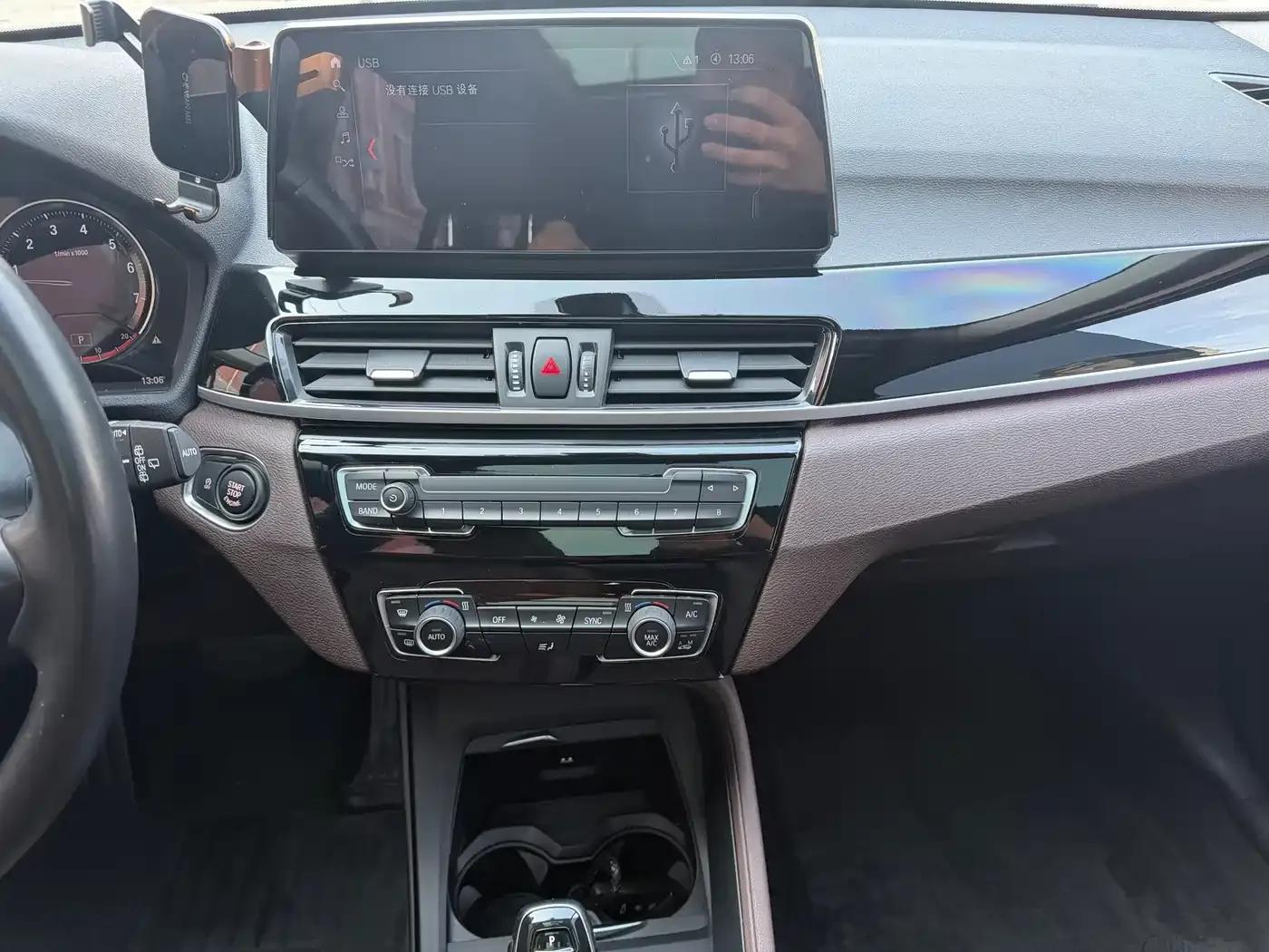 BMW X1 2022 sDrive25Li Leading Edition — миниатюра 16