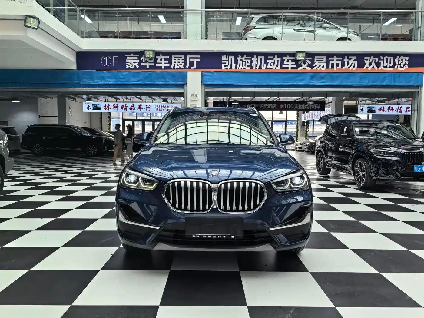 BMW X1 2021 sDrive25Li Leading Edition — миниатюра 2