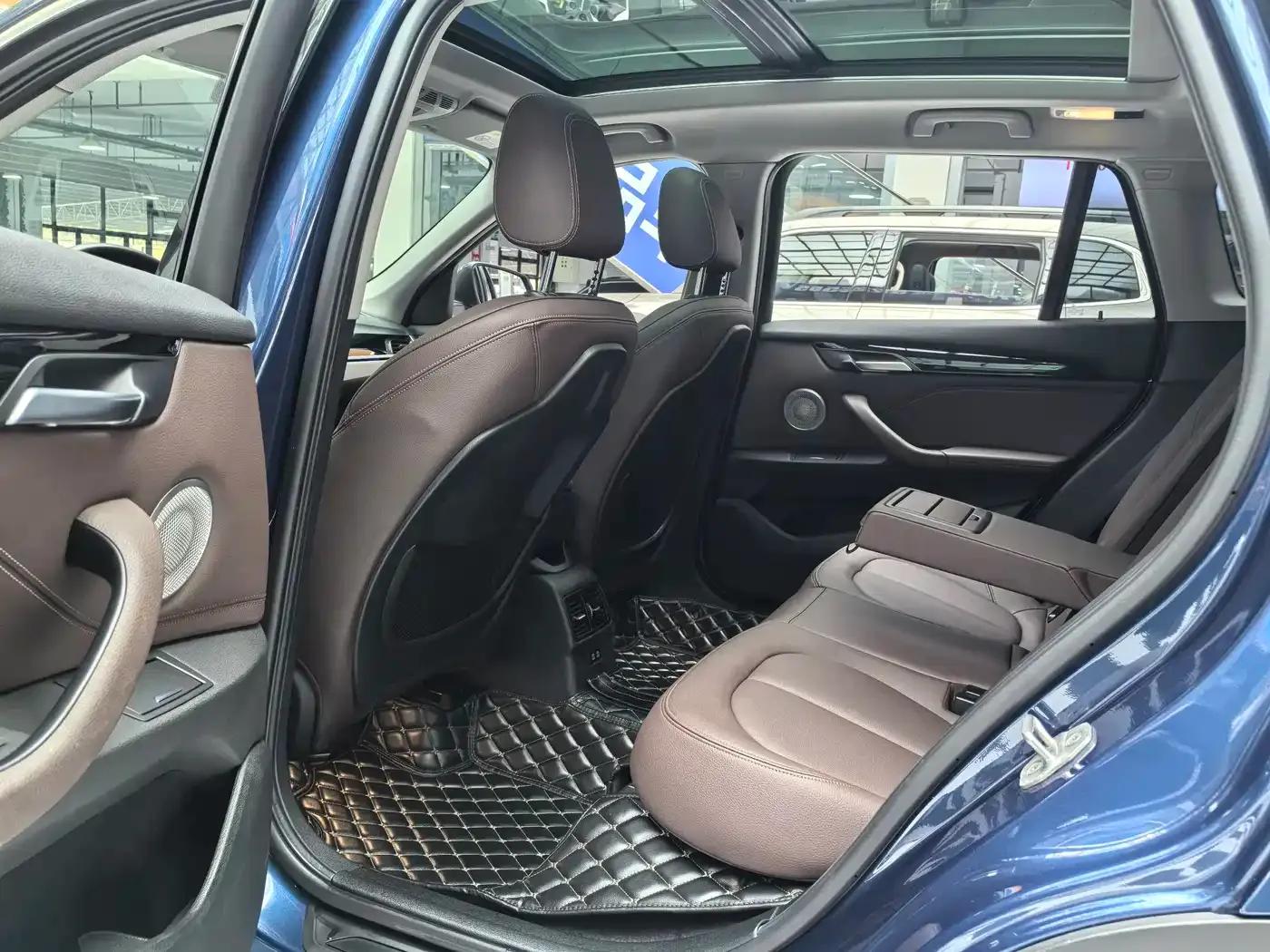BMW X1 2021 sDrive25Li Leading Edition — миниатюра 11
