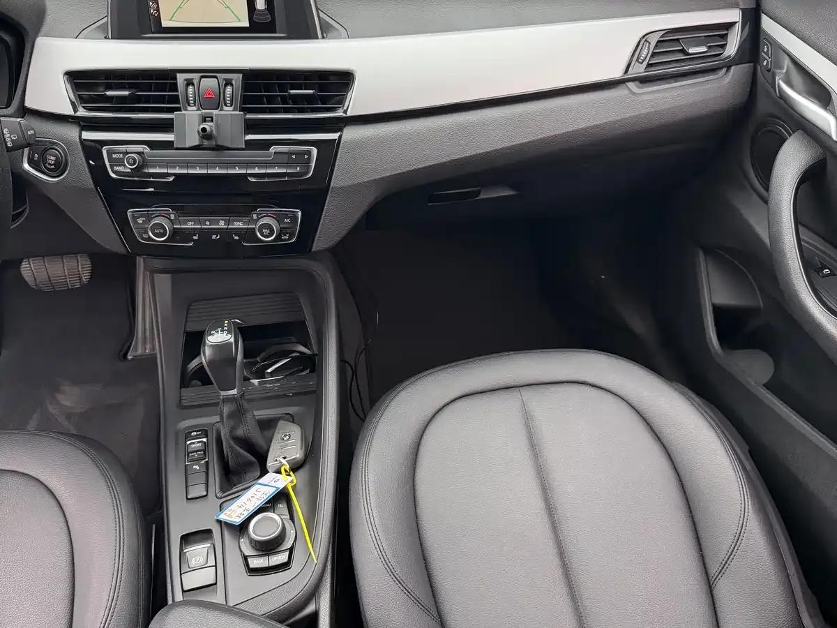 BMW X1 2016 sDrive18Li Premium — миниатюра 10