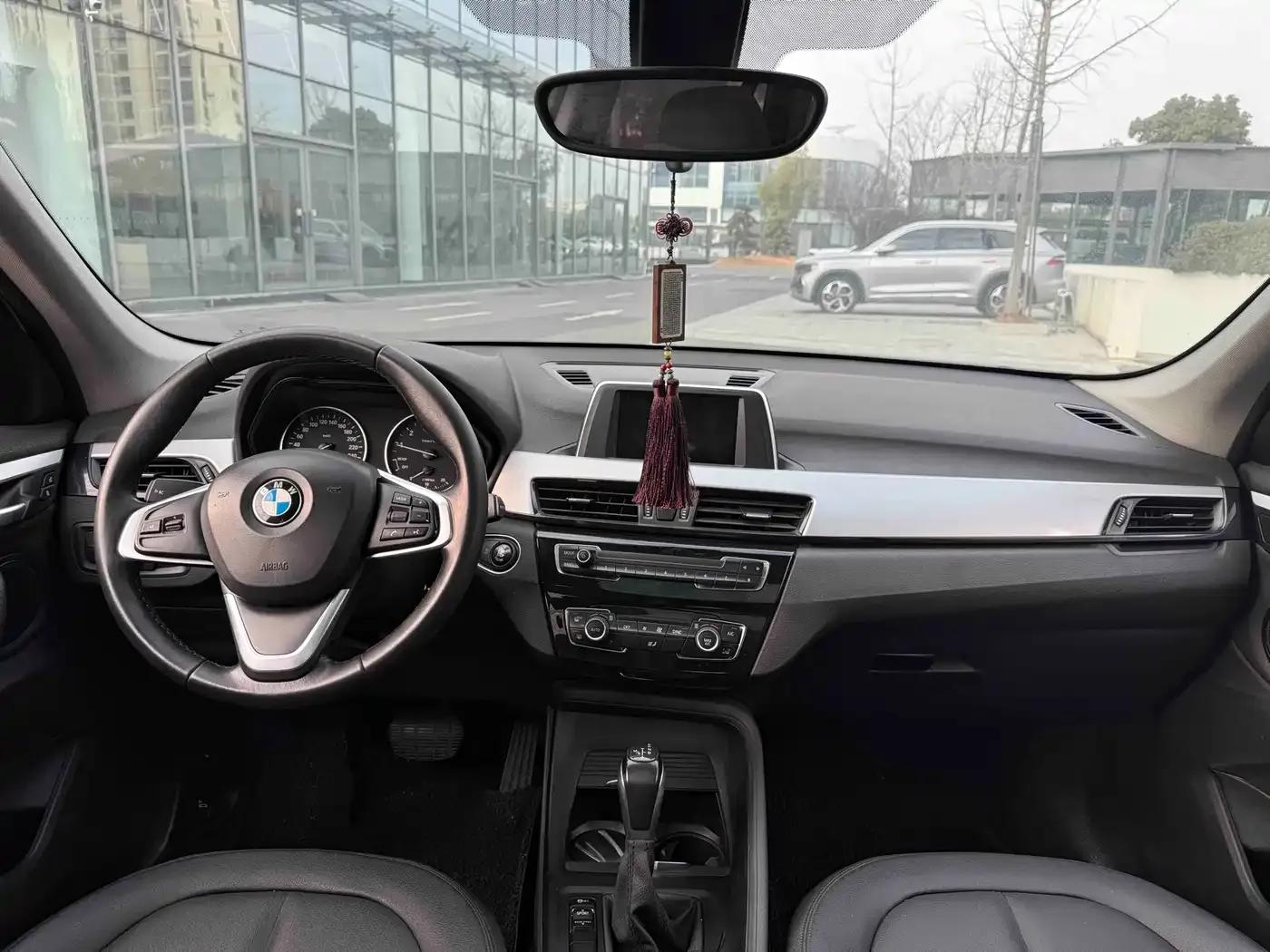 BMW X1 2018 sDrive18Li Fashion Edition — миниатюра 4