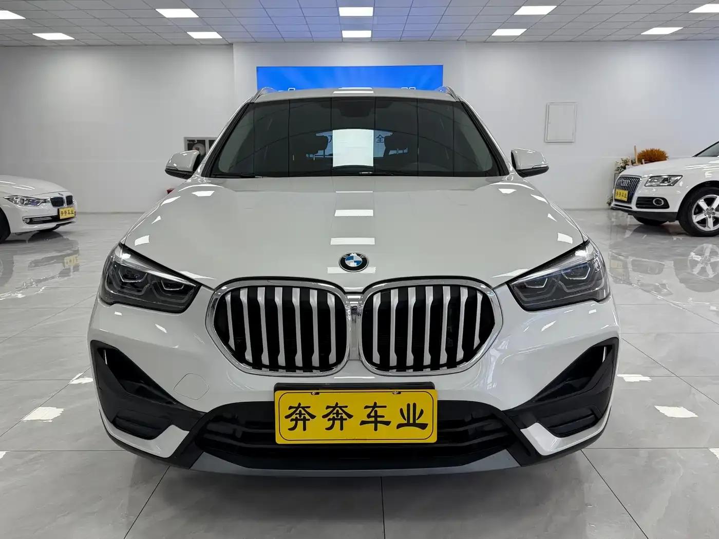 BMW X1 2020 sDrive25Li Leading Edition — миниатюра 3
