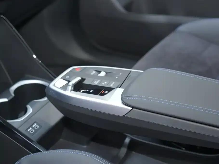 2024 BMW X1 sDrive25Li M Sport Package — миниатюра 13