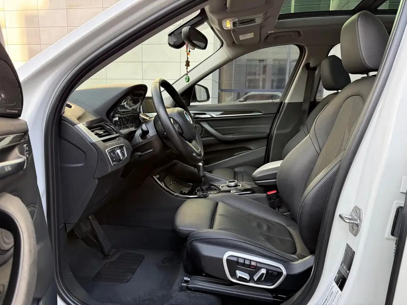 BMW X1 2018 sDrive18Li Premium — миниатюра 10