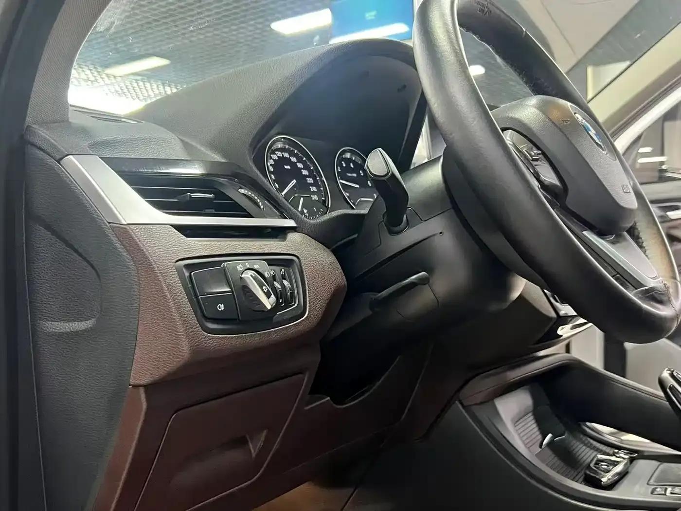 BMW X1 2020 sDrive25Li Leading Edition — миниатюра 18