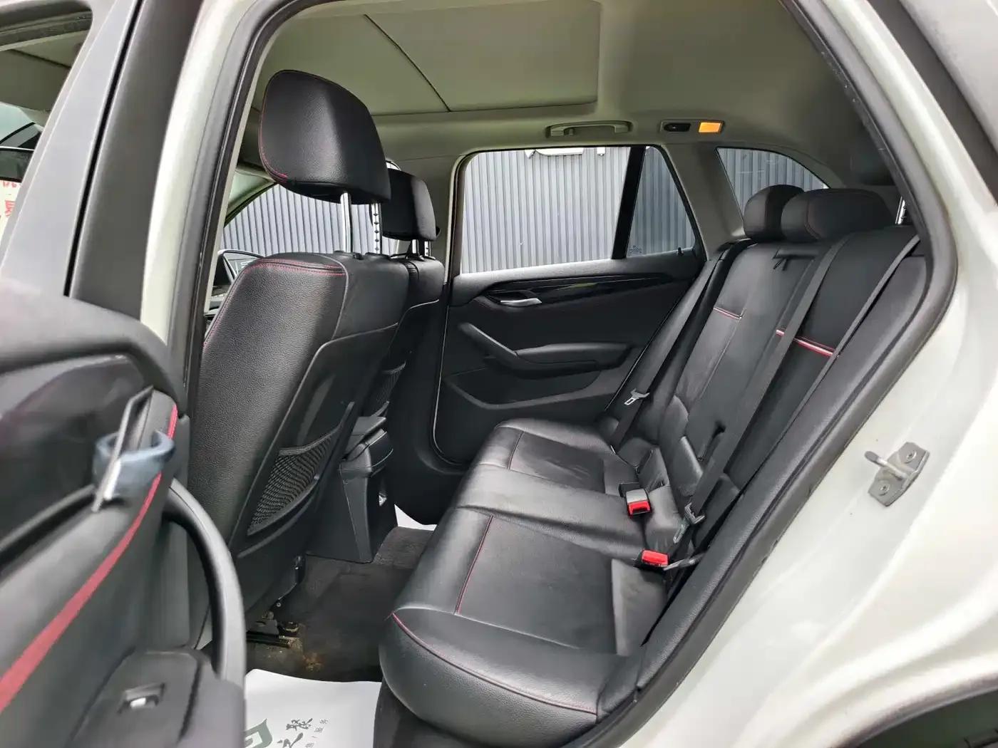 BMW X1 2013 sDrive20i Sport Design Package — миниатюра 13