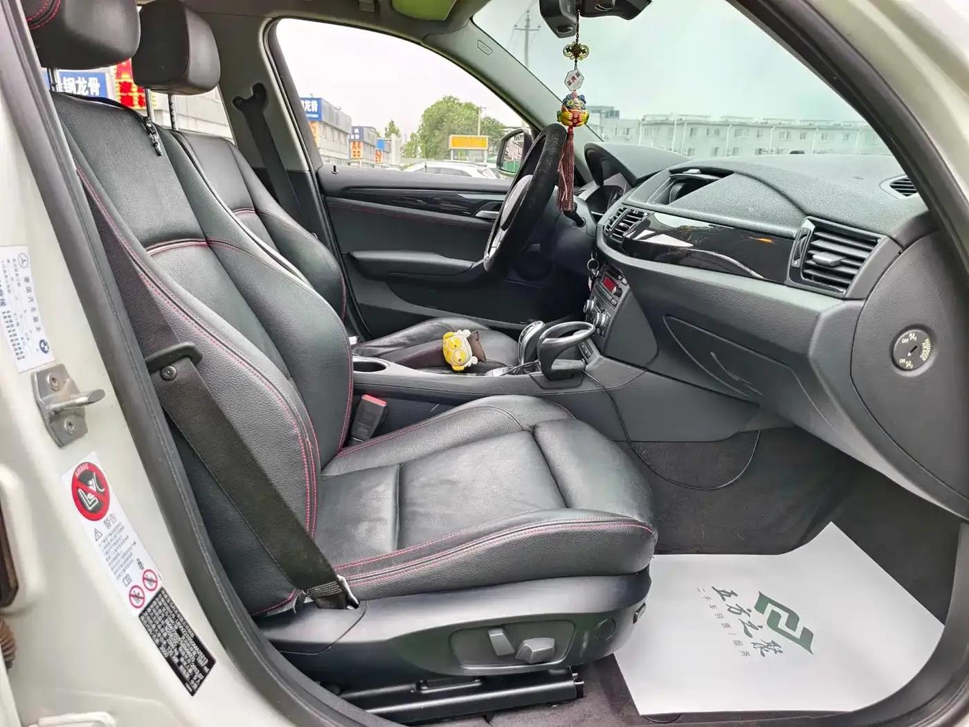 BMW X1 2013 sDrive20i Sport Design Package — миниатюра 16