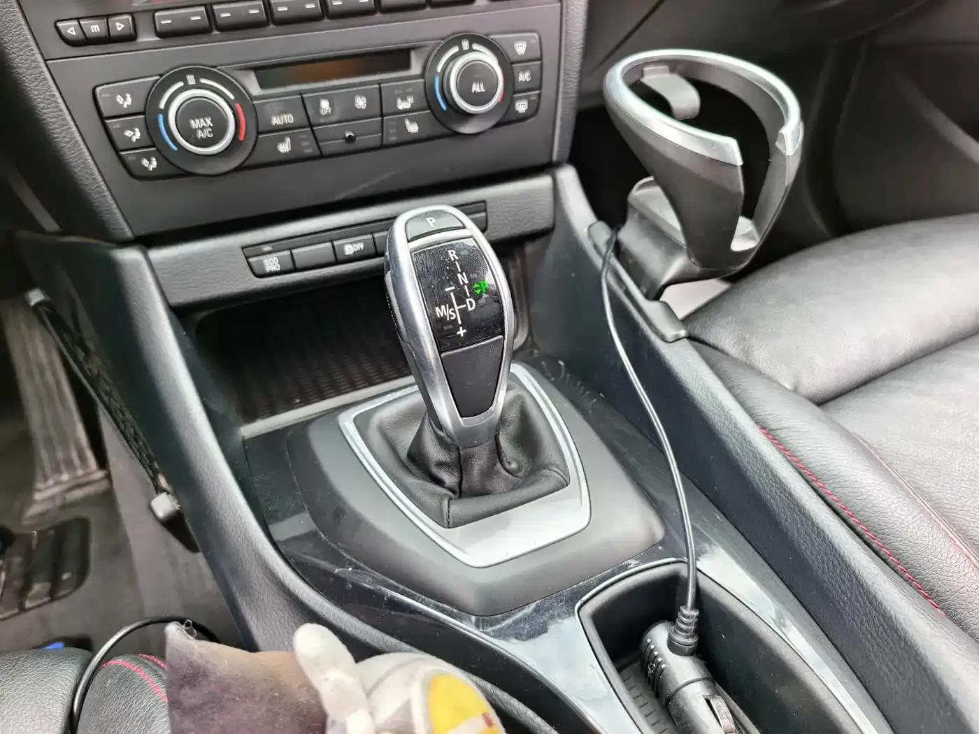 BMW X1 2013 sDrive20i Sport Design Package — миниатюра 10