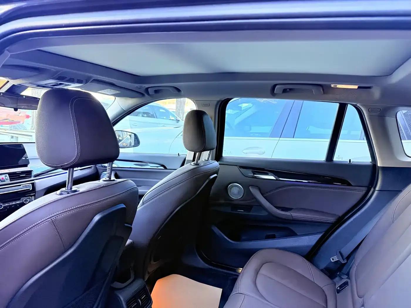 BMW X1 2022 sDrive25Li Leading Edition — миниатюра 6