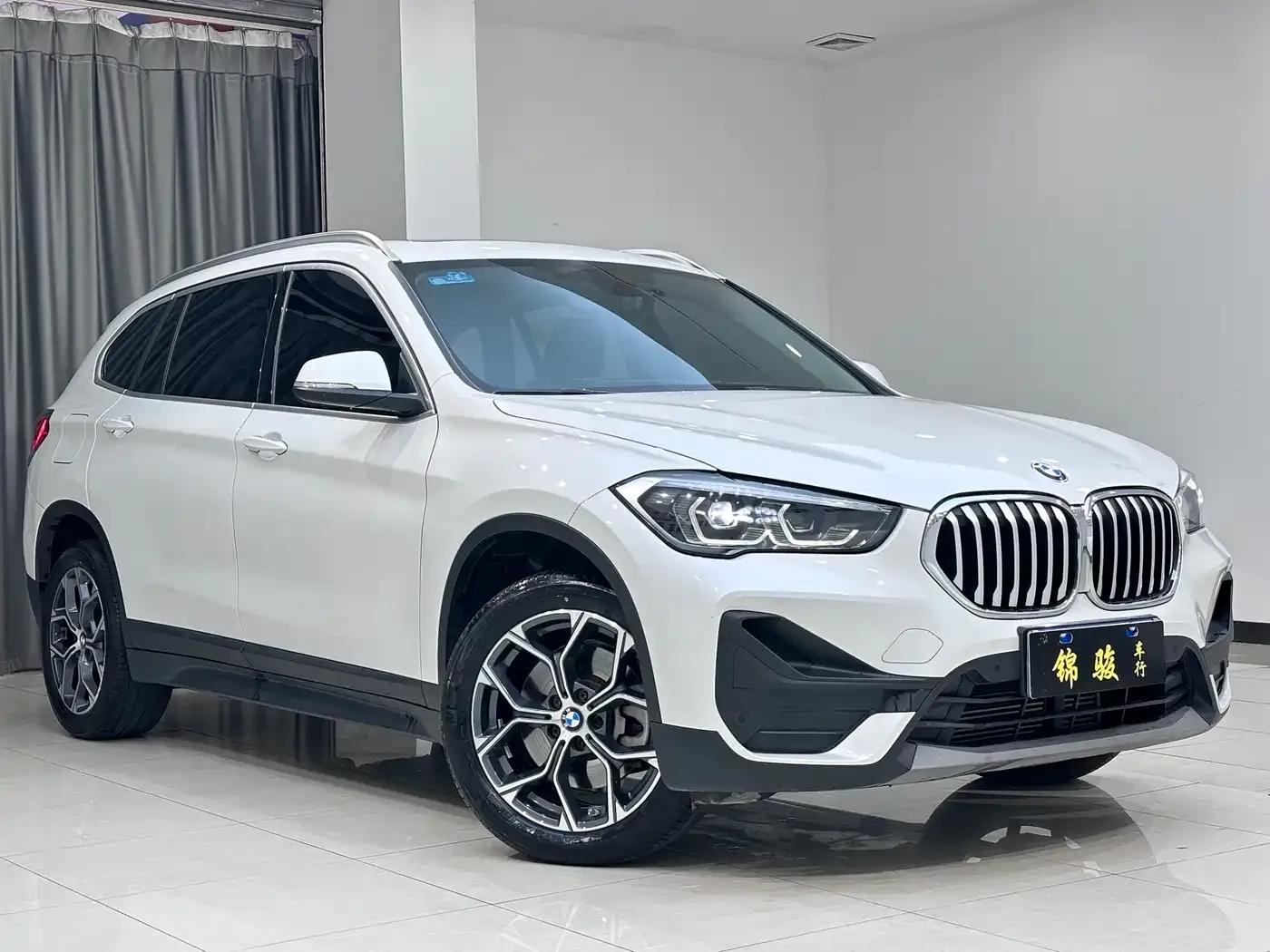 BMW X1 2022 sDrive25Li Leading Edition — миниатюра 1