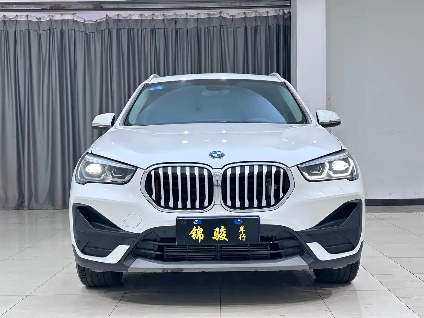 BMW X1 2022 sDrive25Li Leading Edition — миниатюра 2