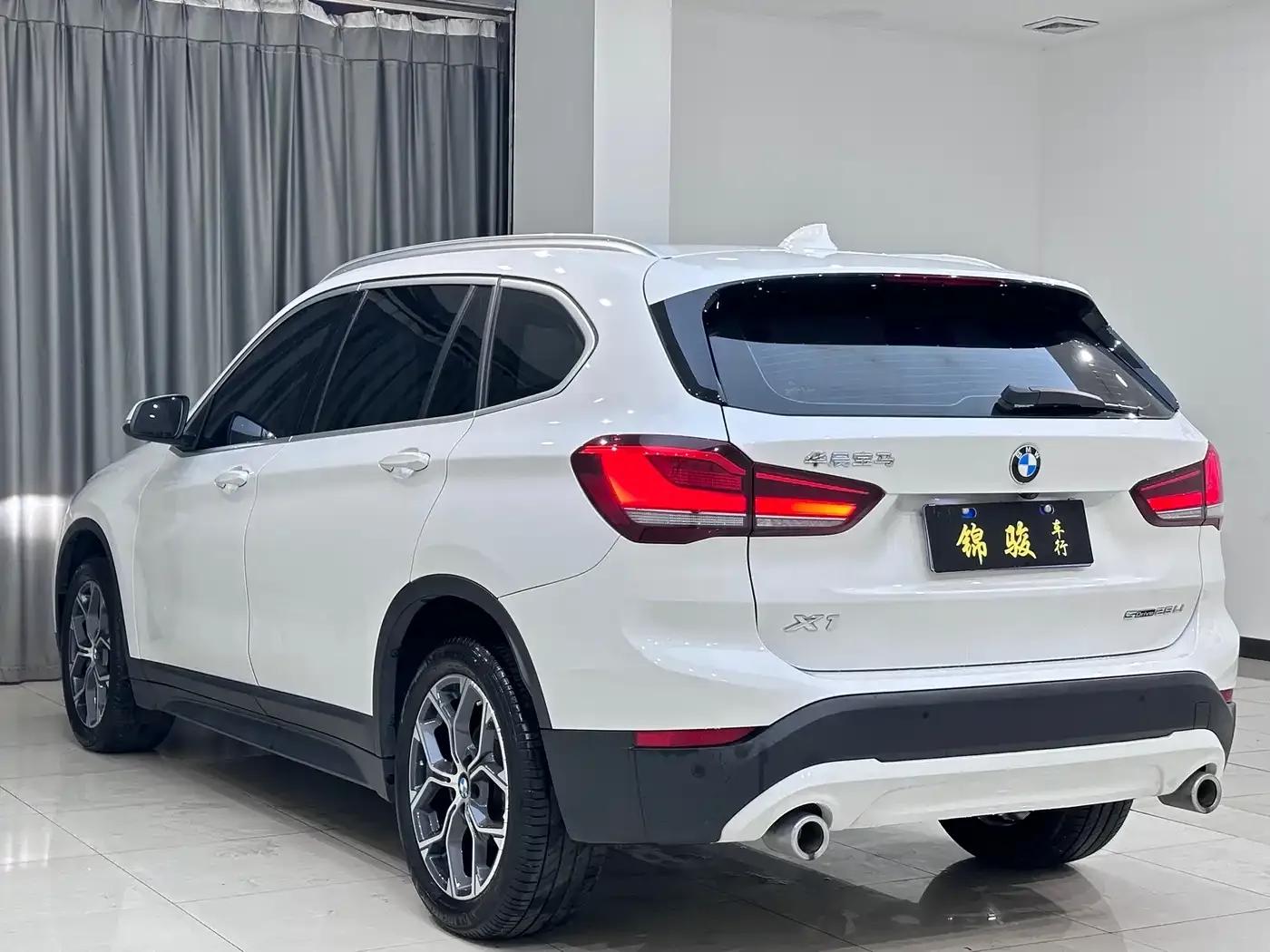 BMW X1 2022 sDrive25Li Leading Edition — миниатюра 6