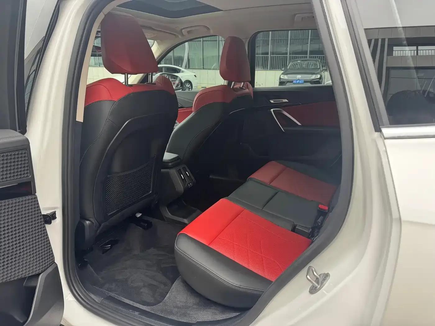 2023 BMW X1 sDrive20Li X Design Package — миниатюра 4