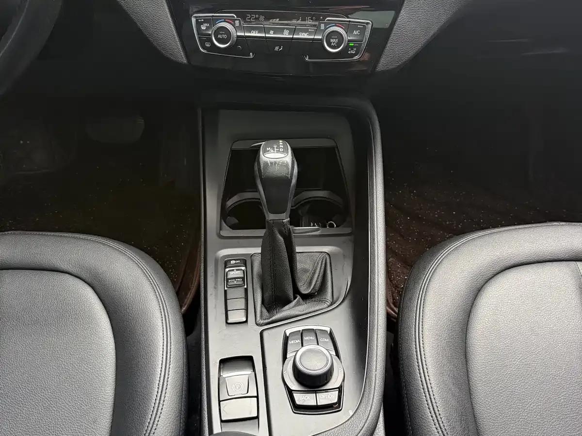 BMW X1 2018 sDrive18Li Fashion Edition — миниатюра 12