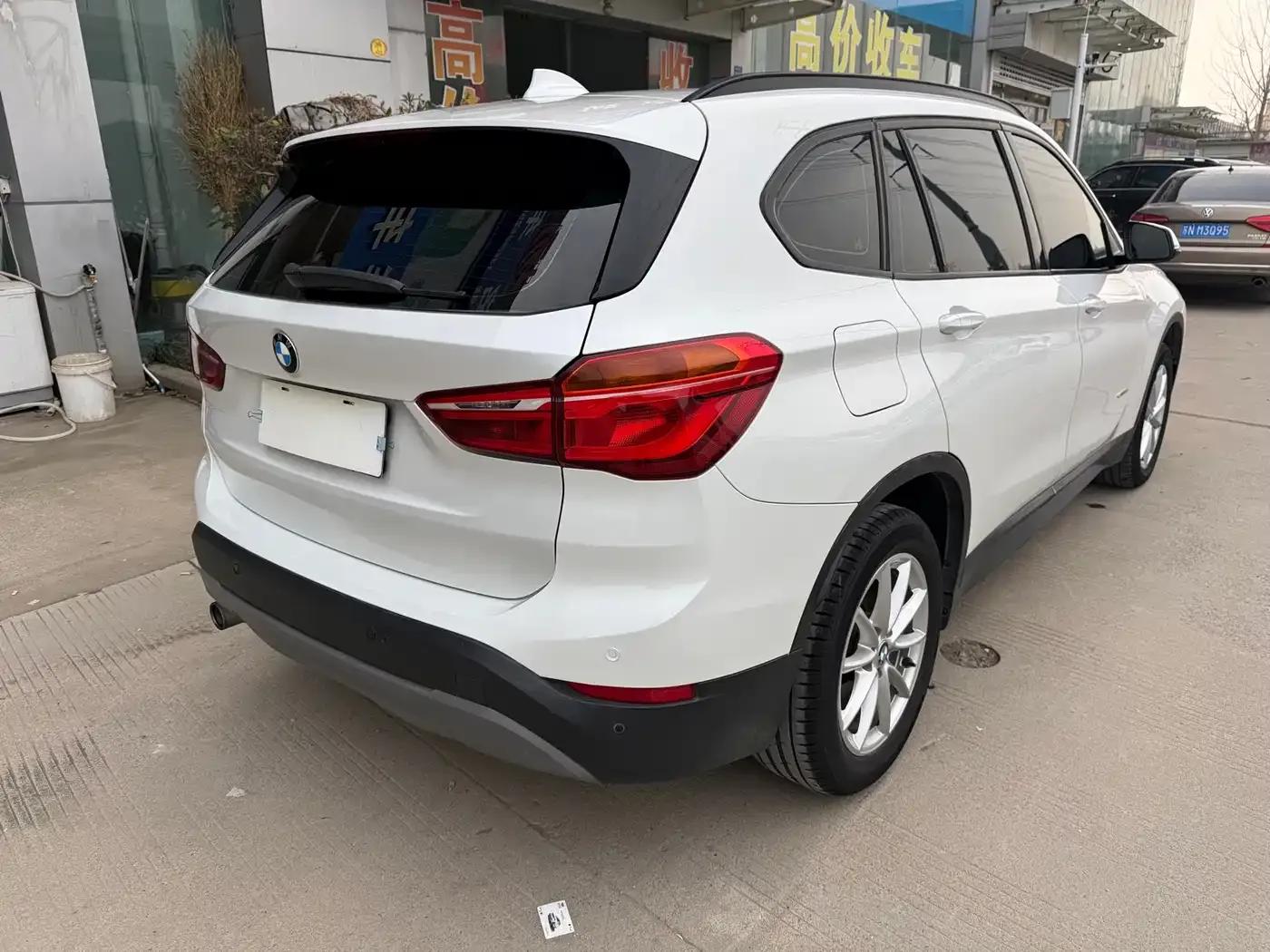 BMW X1 2018 sDrive18Li Fashion Edition — миниатюра 4