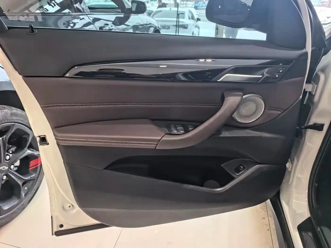 BMW X1 2022 sDrive20Li Premium — миниатюра 4