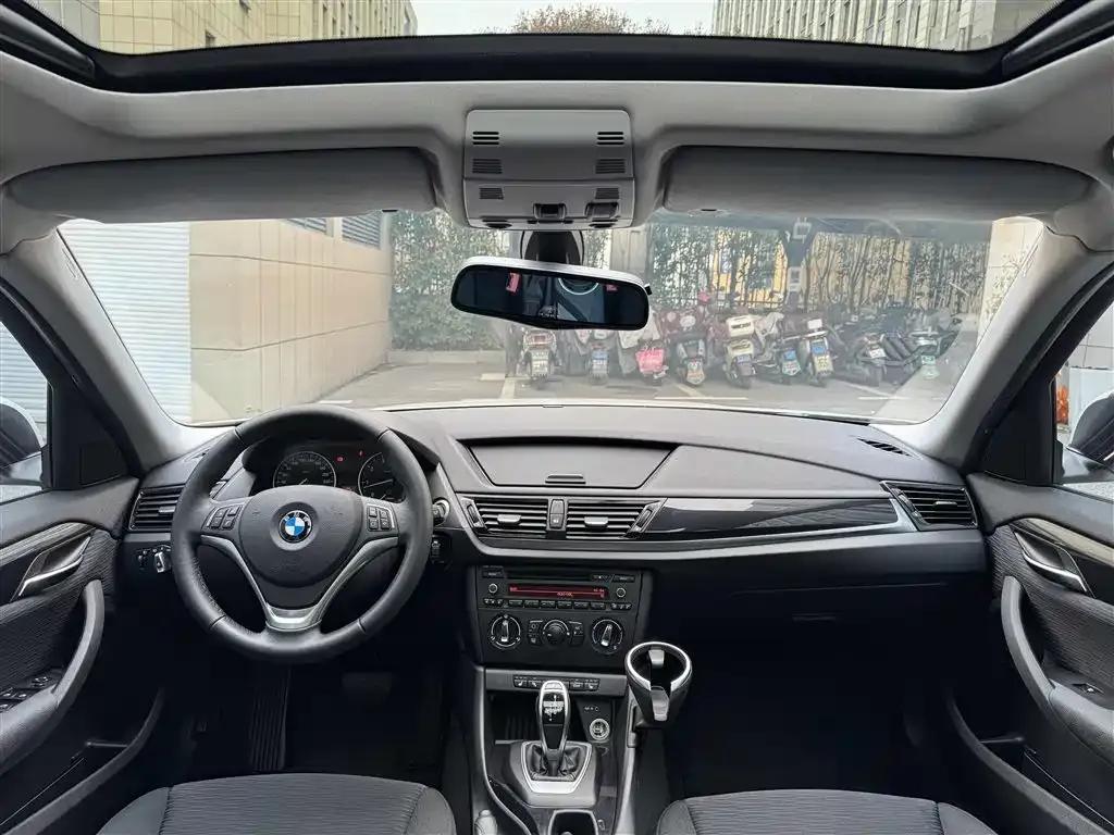 BMW X1 2015 sDrive18i Fashion Upgrade Edition — миниатюра 17