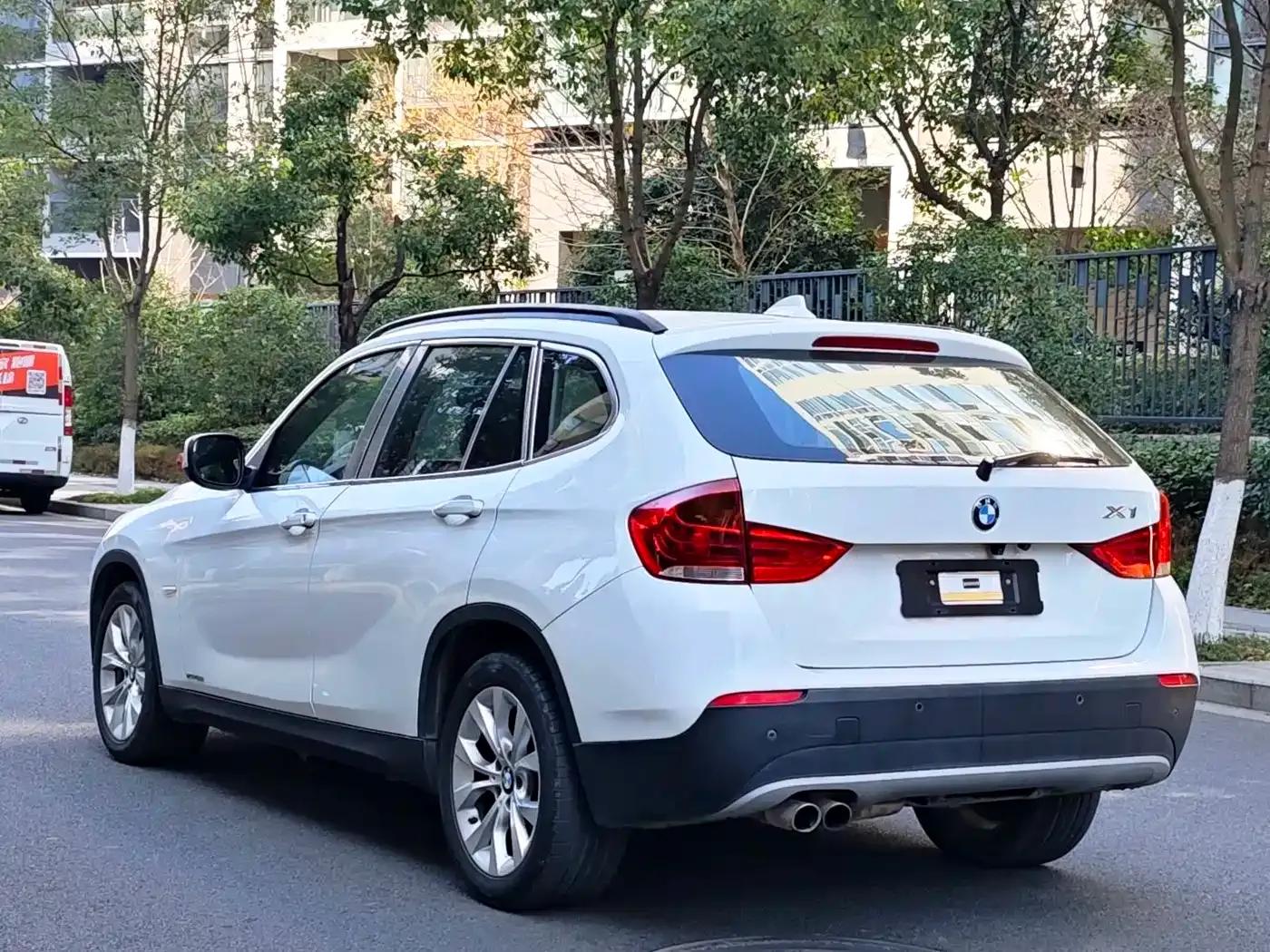 2010 BMW X1 xDrive25i (Imported) — миниатюра 2