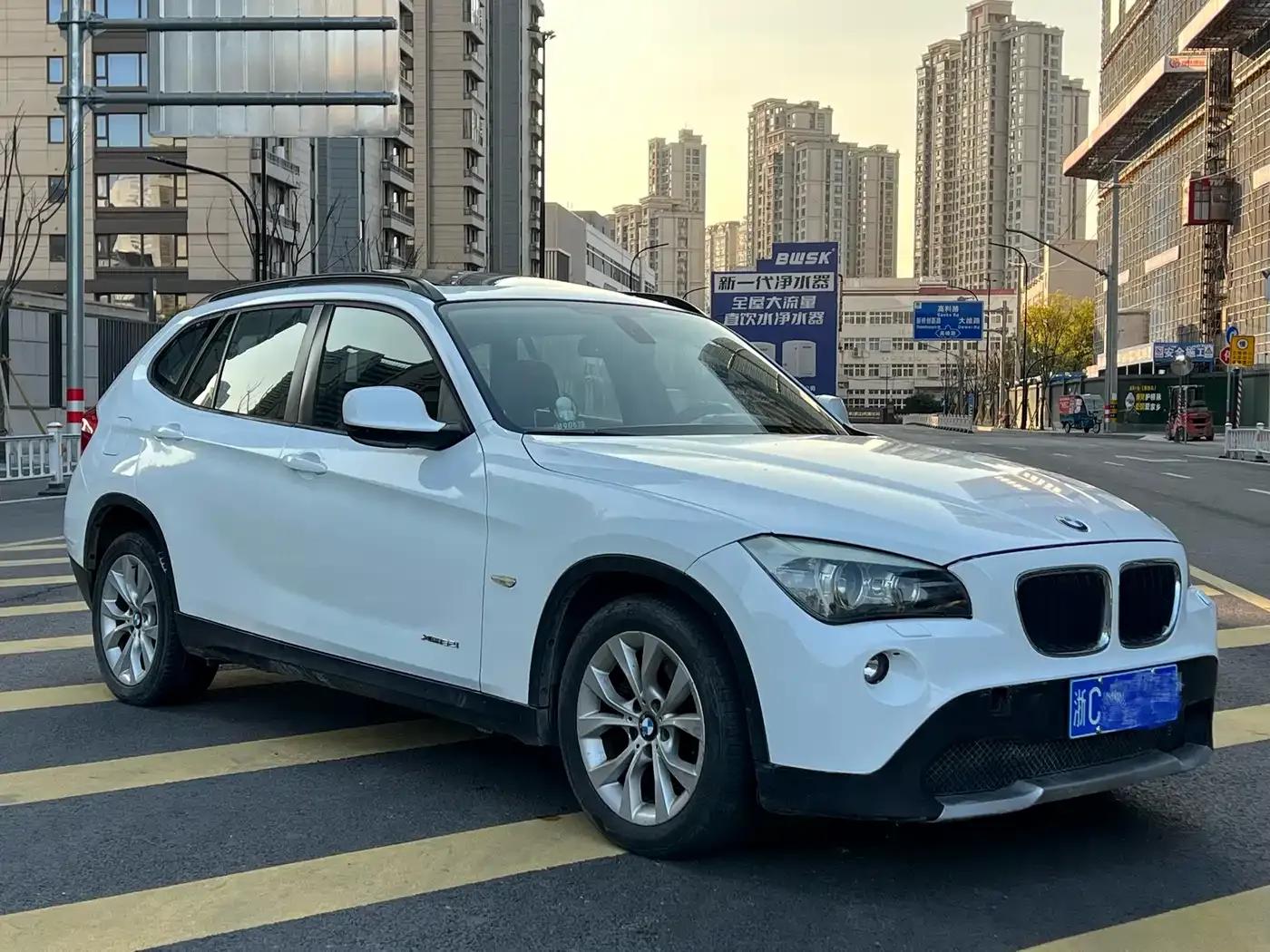 BMW X1 (Imported) 2010 xDrive25i — миниатюра 3