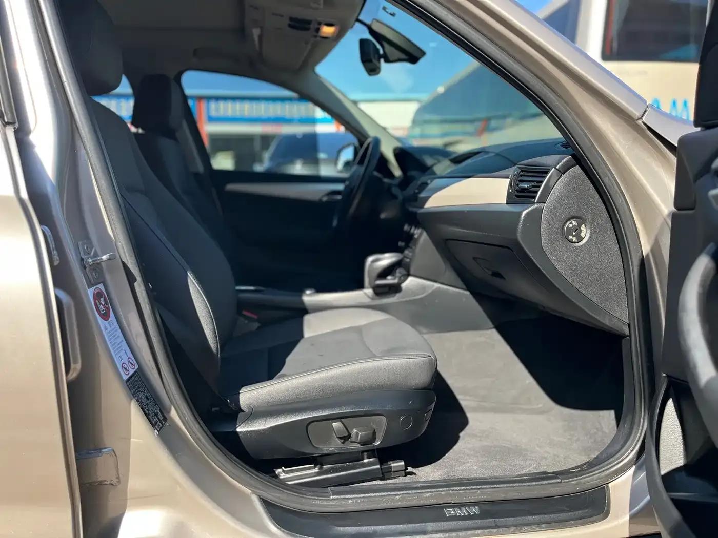 2012 BMW X1 Imported sDrive18i Luxury Model — миниатюра 21