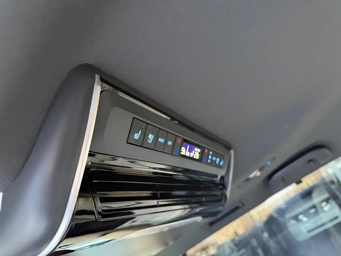 2021 Sienna 2.5L Hybrid Premium Edition — миниатюра 13