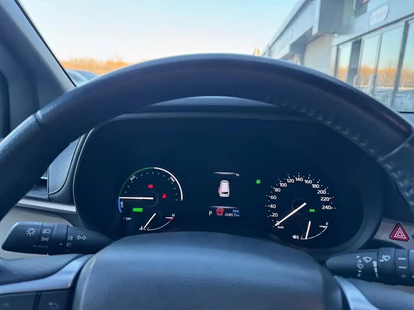 2021 Sienna 2.5L Hybrid Premium Edition — миниатюра 18