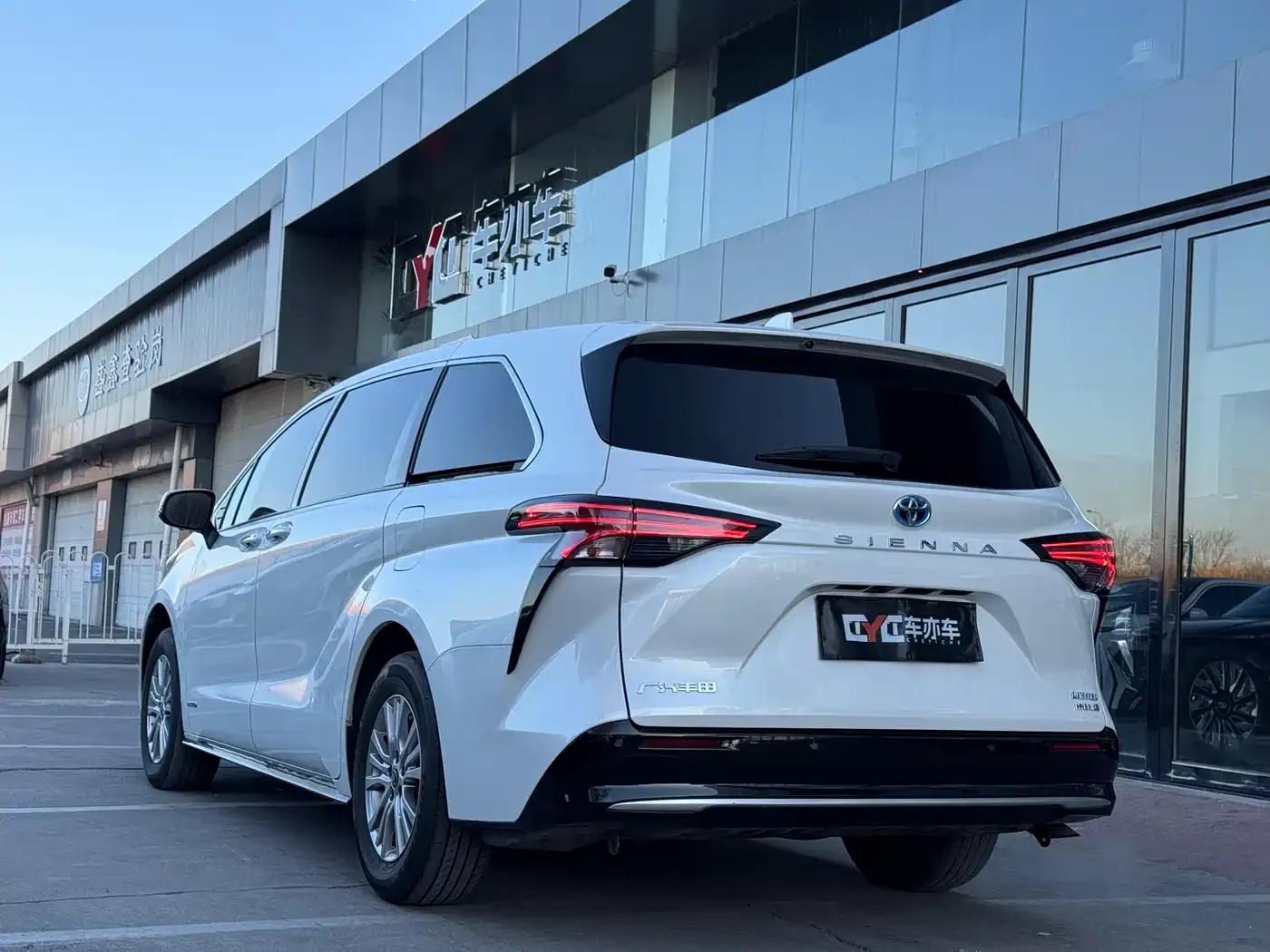 2021 Sienna 2.5L Hybrid Premium Edition — миниатюра 22