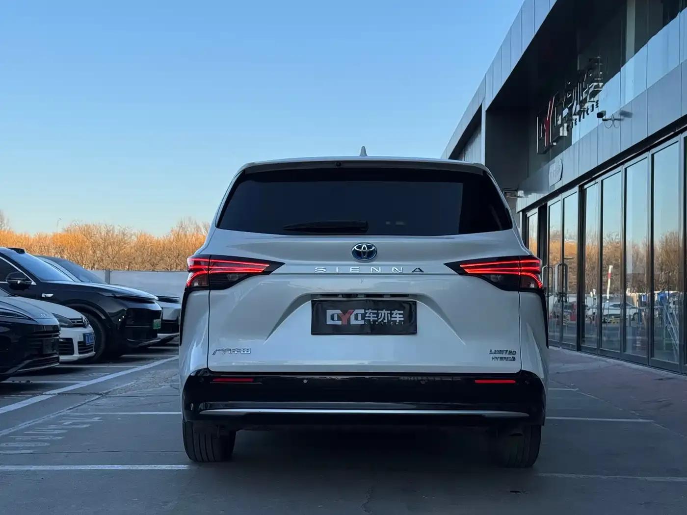 2021 Sienna 2.5L Hybrid Premium Edition — миниатюра 23
