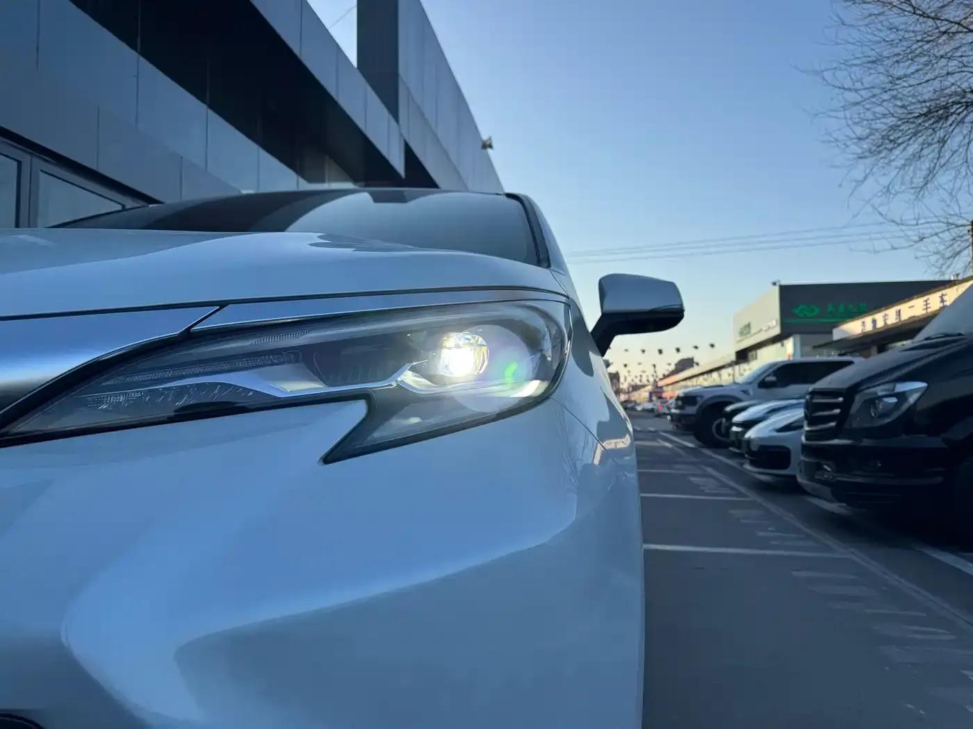 2021 Sienna 2.5L Hybrid Premium Edition — миниатюра 4