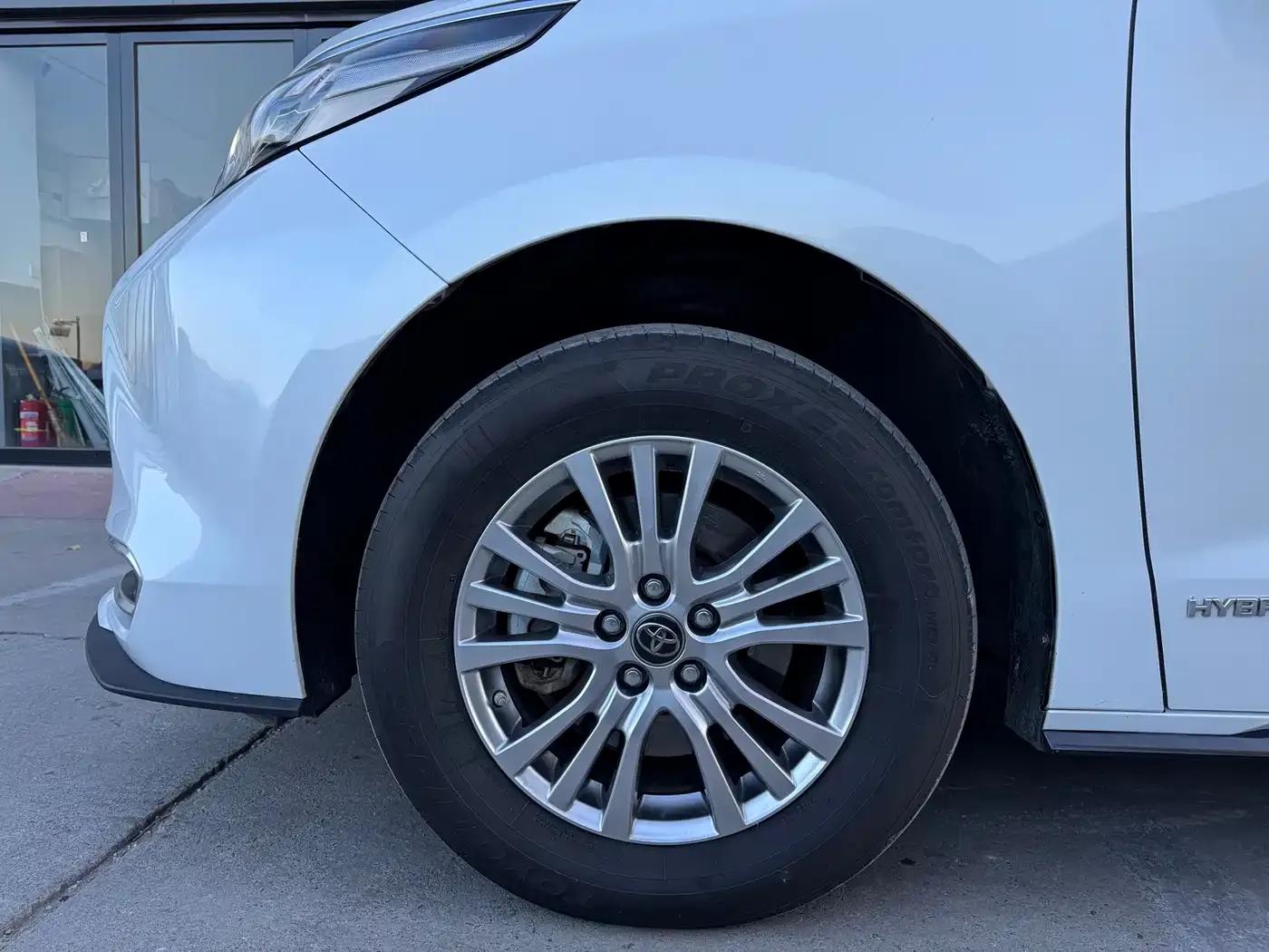 2021 Sienna 2.5L Hybrid Premium Edition — миниатюра 5