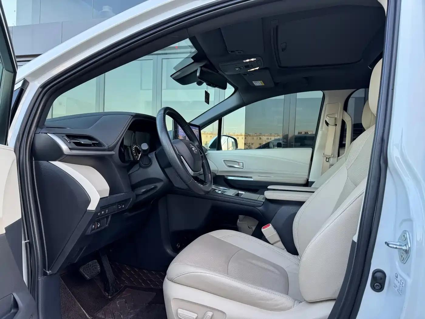 2021 Sienna 2.5L Hybrid Premium Edition — миниатюра 6