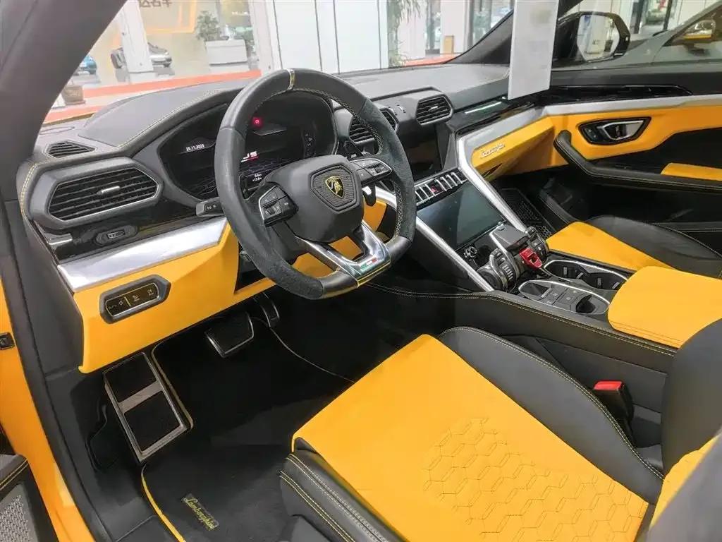 2018 Urus 4.0T V8 — миниатюра 2