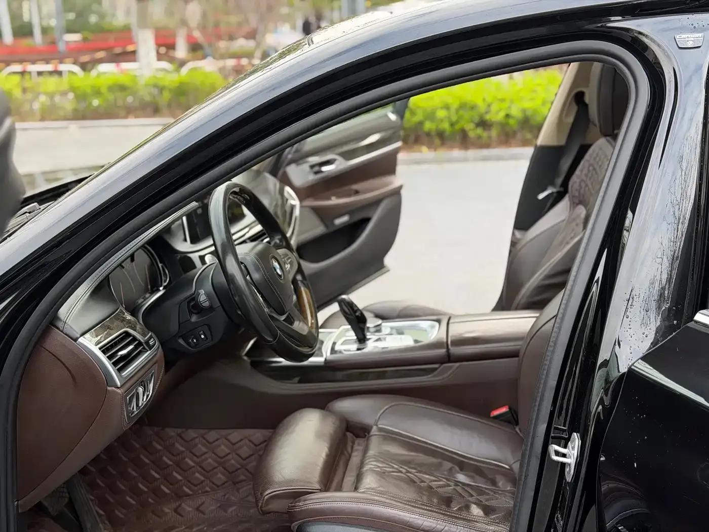 2016 BMW 7 Series 730Li Luxury — миниатюра 9