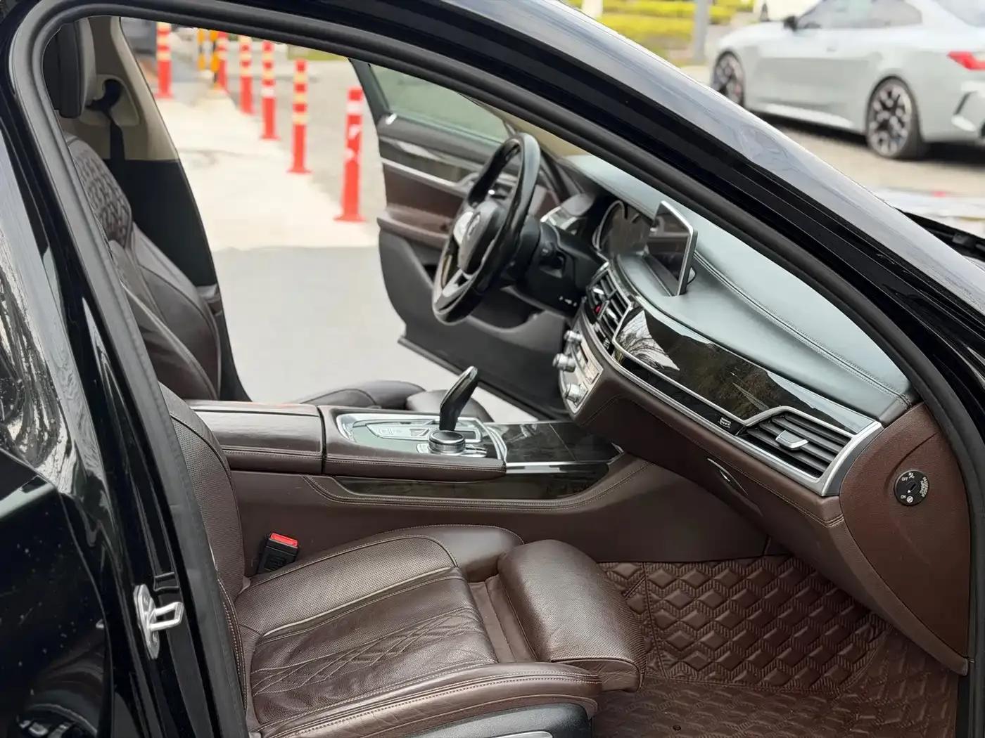 2016 BMW 7 Series 730Li Luxury — миниатюра 10