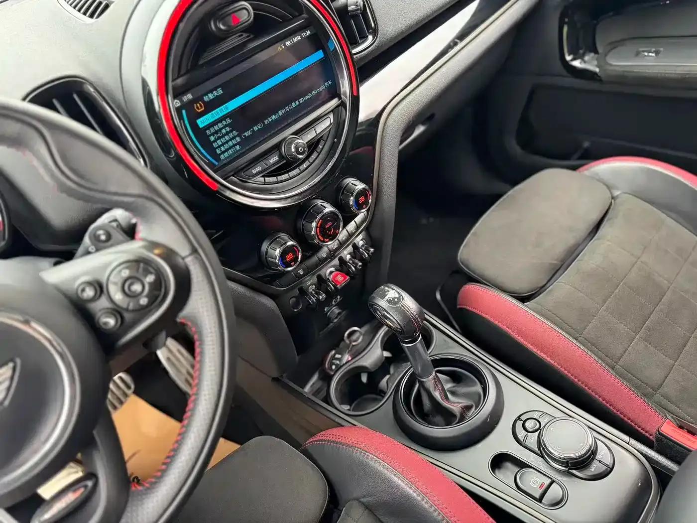 2017 MINI COUNTRYMAN 1.5T COOPER ALL4 Traveler — миниатюра 9