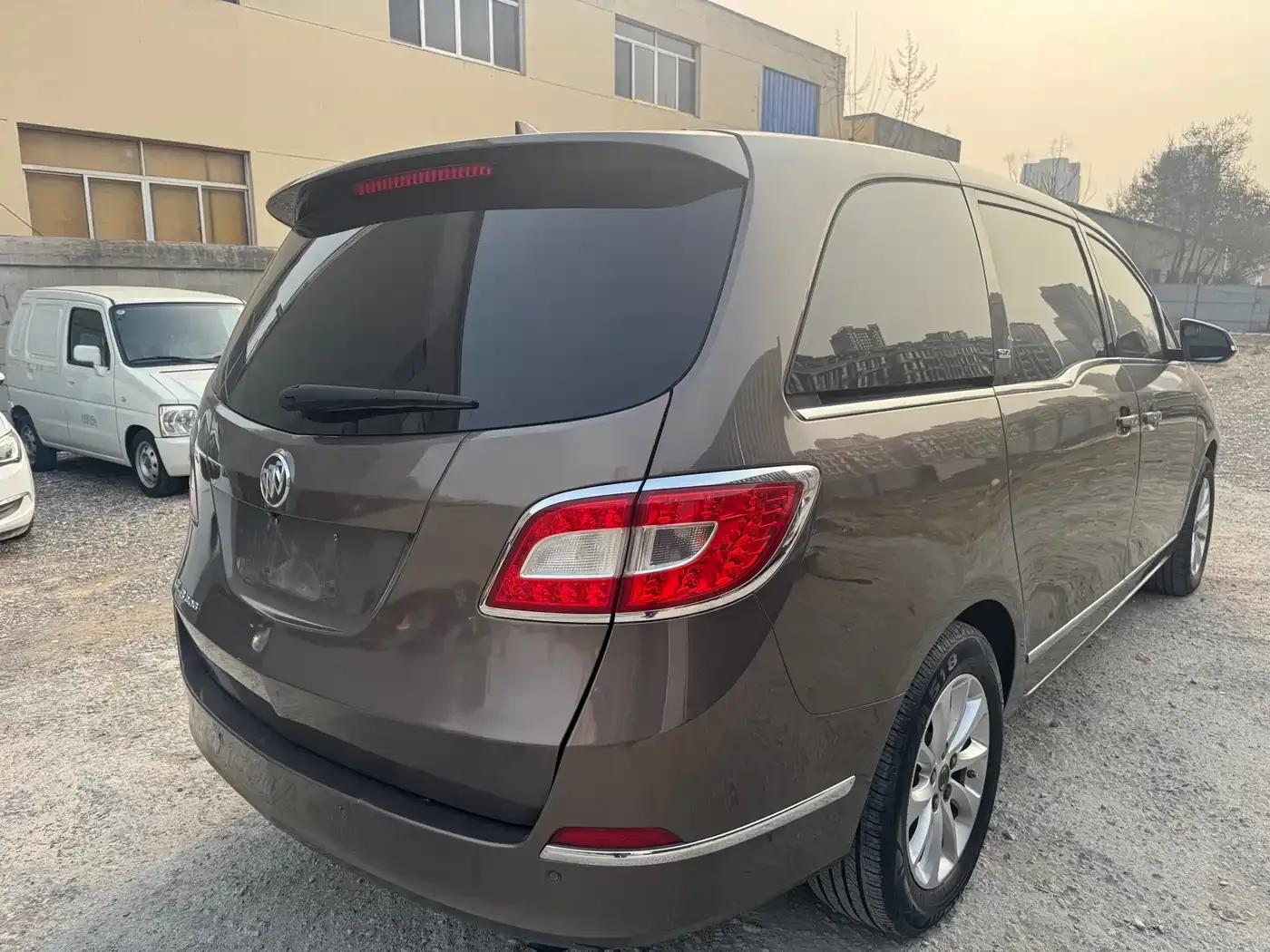 Buick GL8 2013 3.0L XT Luxury Business Flagship Edition — миниатюра 4