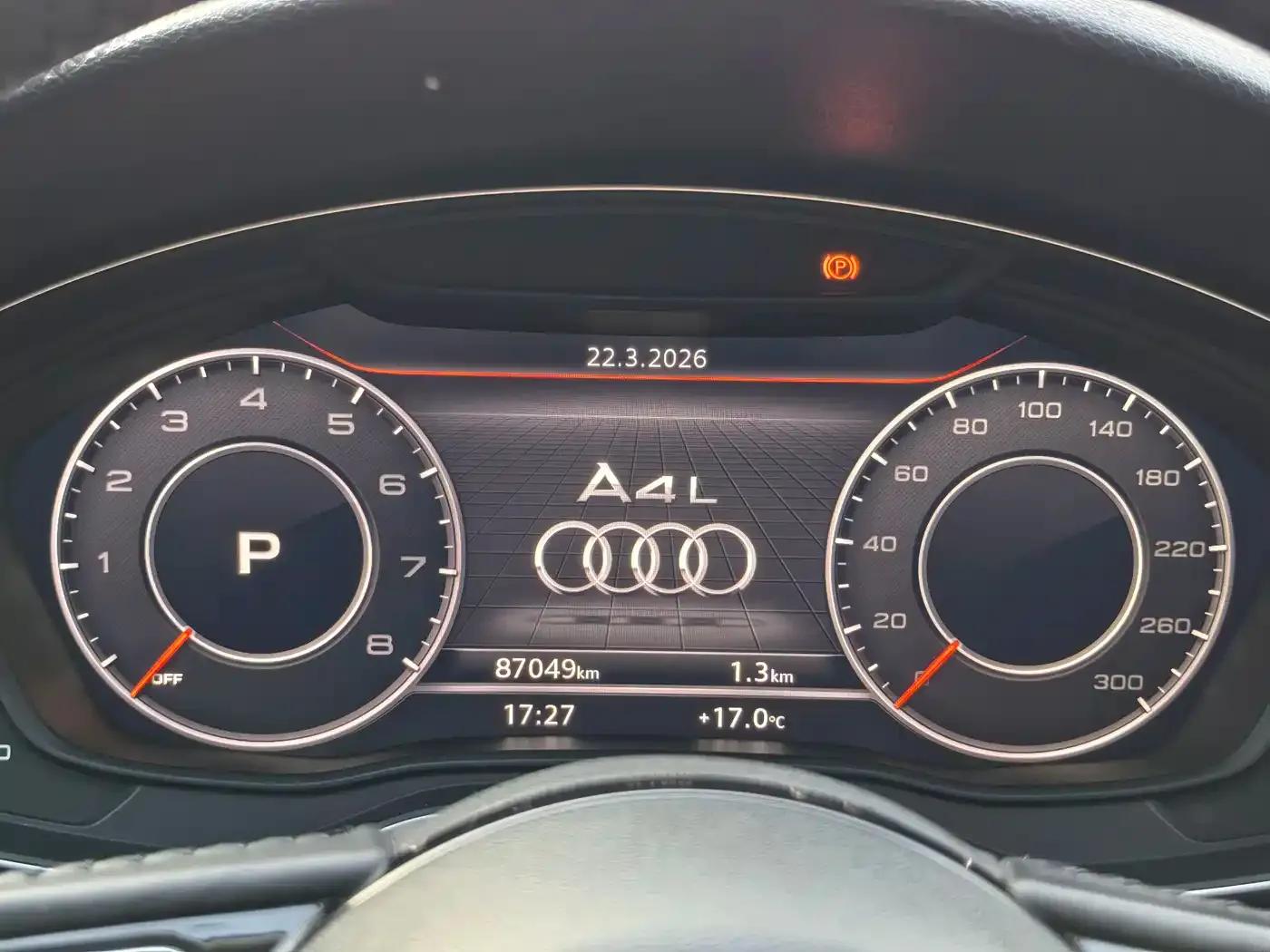 Audi A4L 2018 30th Anniversary Edition 40 TFSI Fashion Model — миниатюра 11