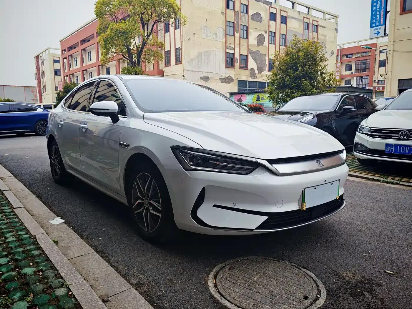 Qin PLUS 2024 Glory Edition EV 510KM Superior Model — миниатюра 3