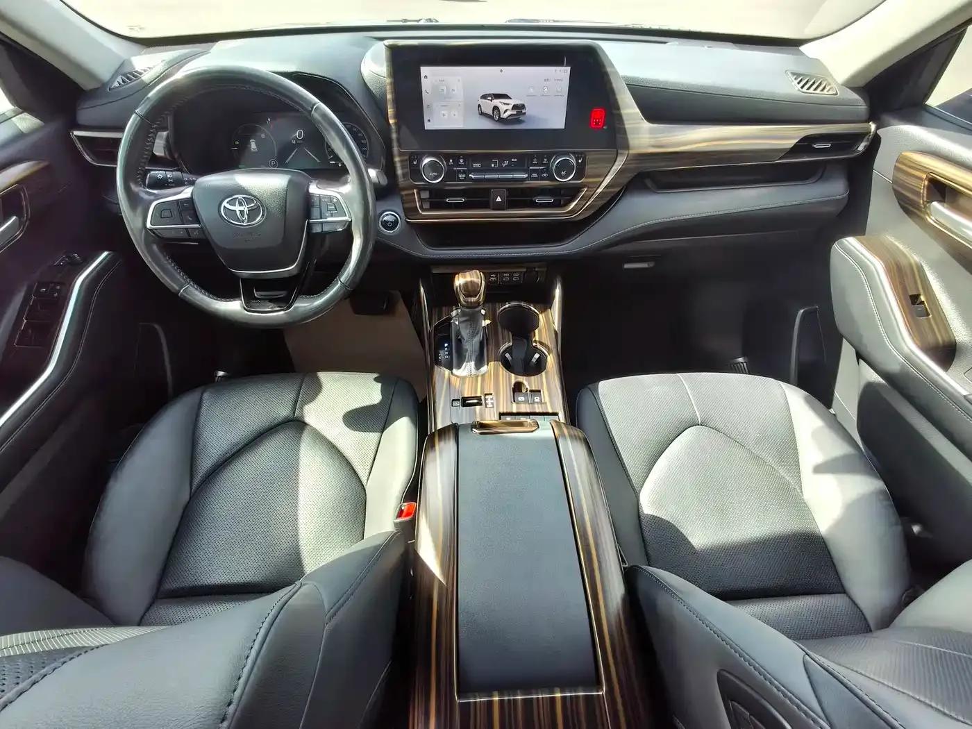 2024 Toyota Highlander 2.5L Intelligent Hybrid Dual-Motor Two-Wheel Drive Luxury Edition 7-Seater — миниатюра 4