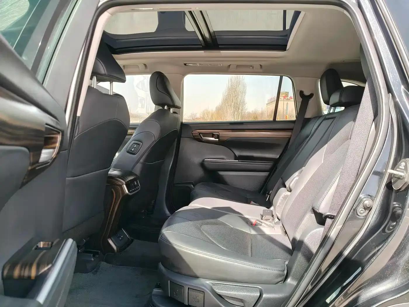 2024 Toyota Highlander 2.5L Intelligent Hybrid Dual-Motor Two-Wheel Drive Luxury Edition 7-Seater — миниатюра 5